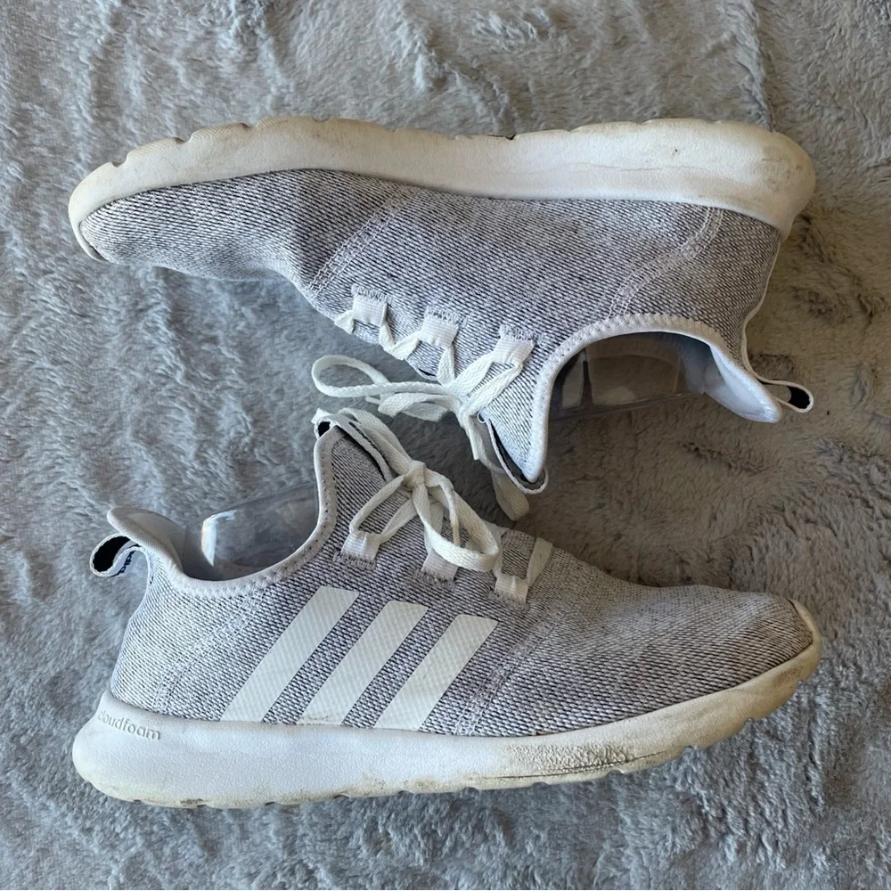 Adidas cloud foam women’s size 9 grey/ white